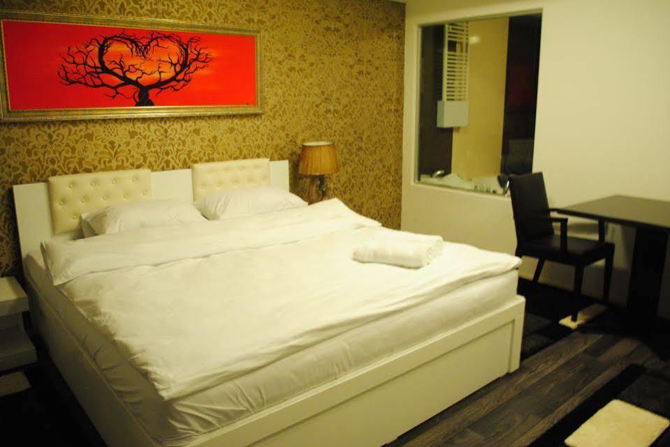 Theranda Hotel Prizren Extérieur photo